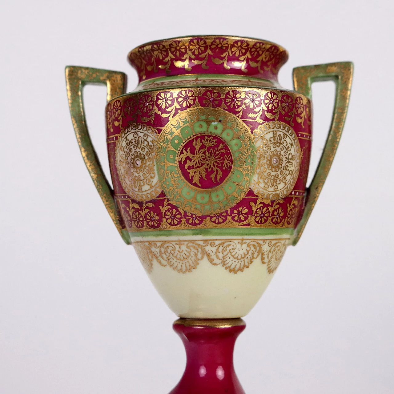 Vaso in porcellana policroma di Schellenberg's K.M., '800 8