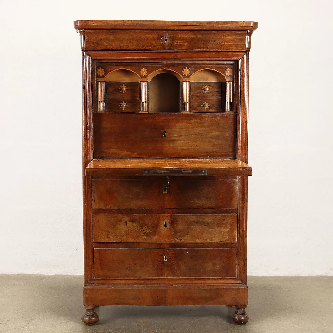 Secrétaire Louis Philippe in walnut with maple inlay, second quarter 19th century 3