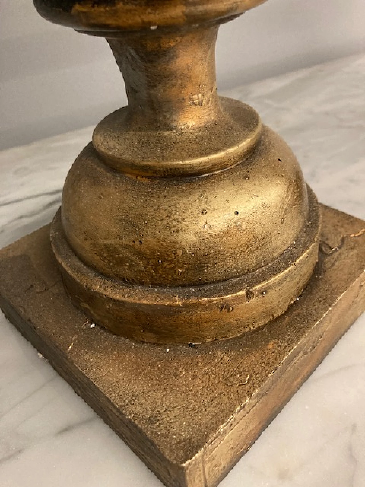 Pair of gilded carved wooden palm vases, 19th century 6