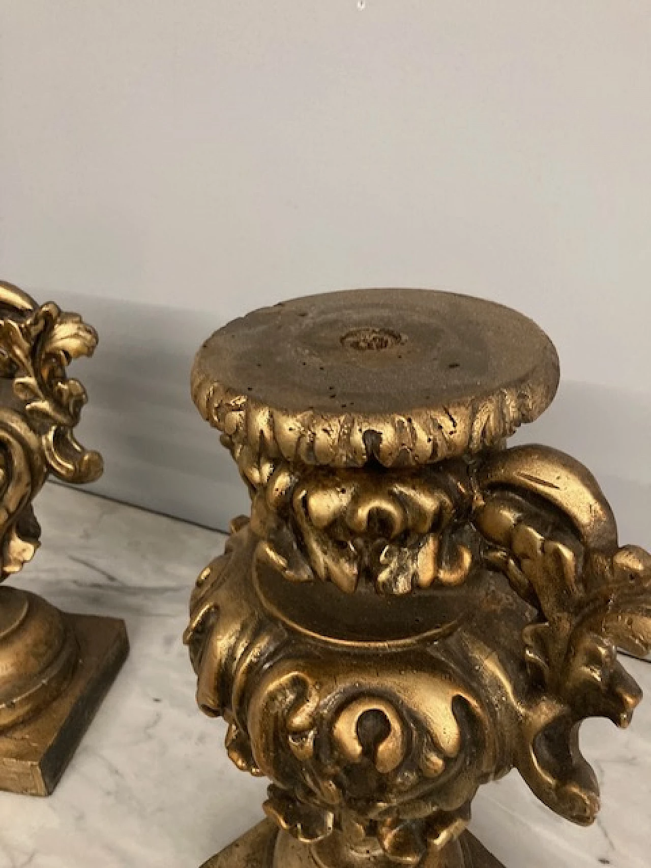 Coppia di vasi porta palme dorate in legno intagliato, '800 8