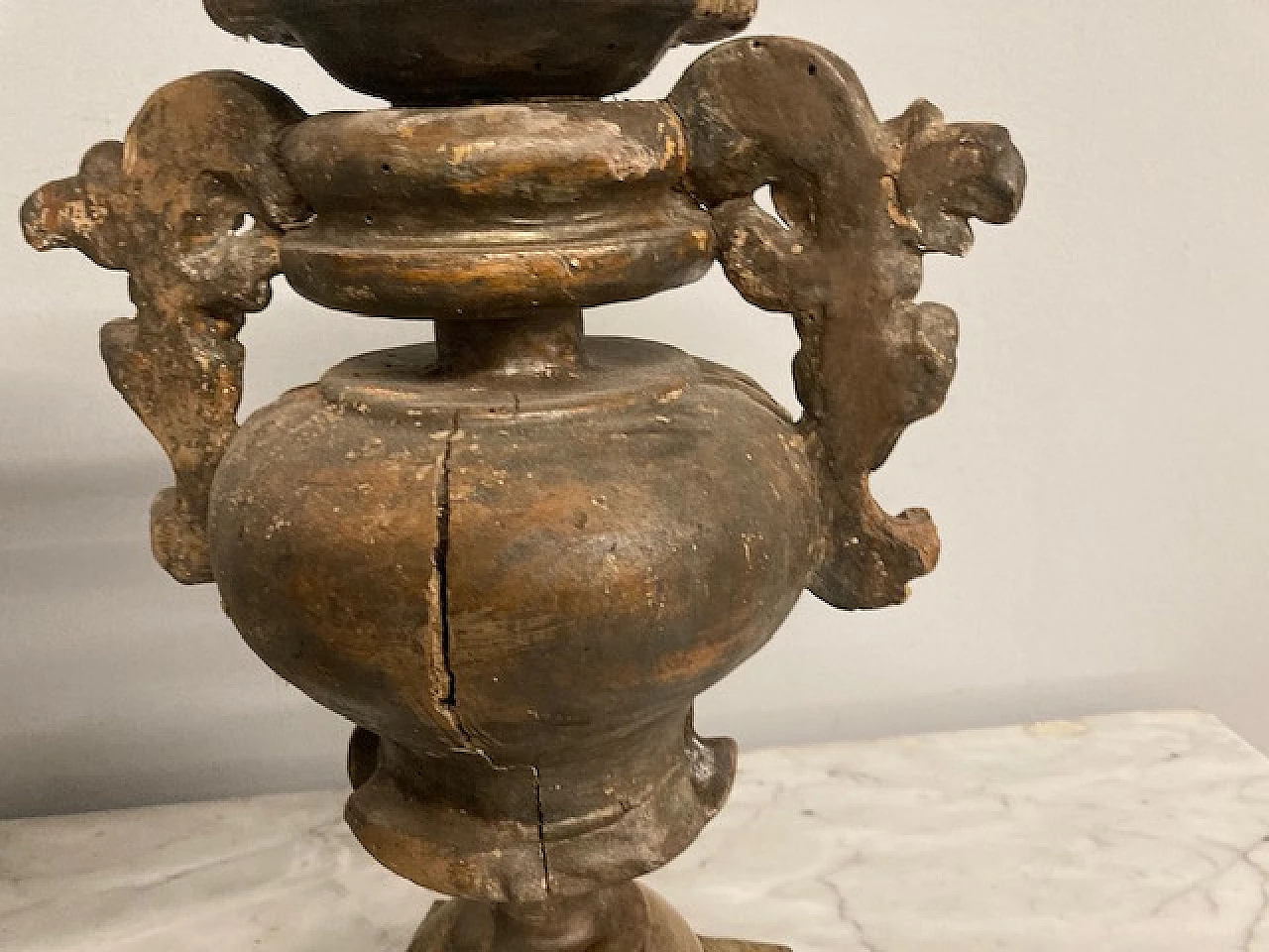 Pair of gilded carved wooden palm vases, 19th century 11