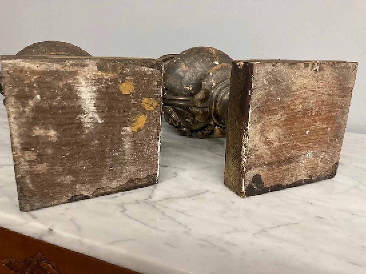Pair of gilded carved wooden palm vases, 19th century 13