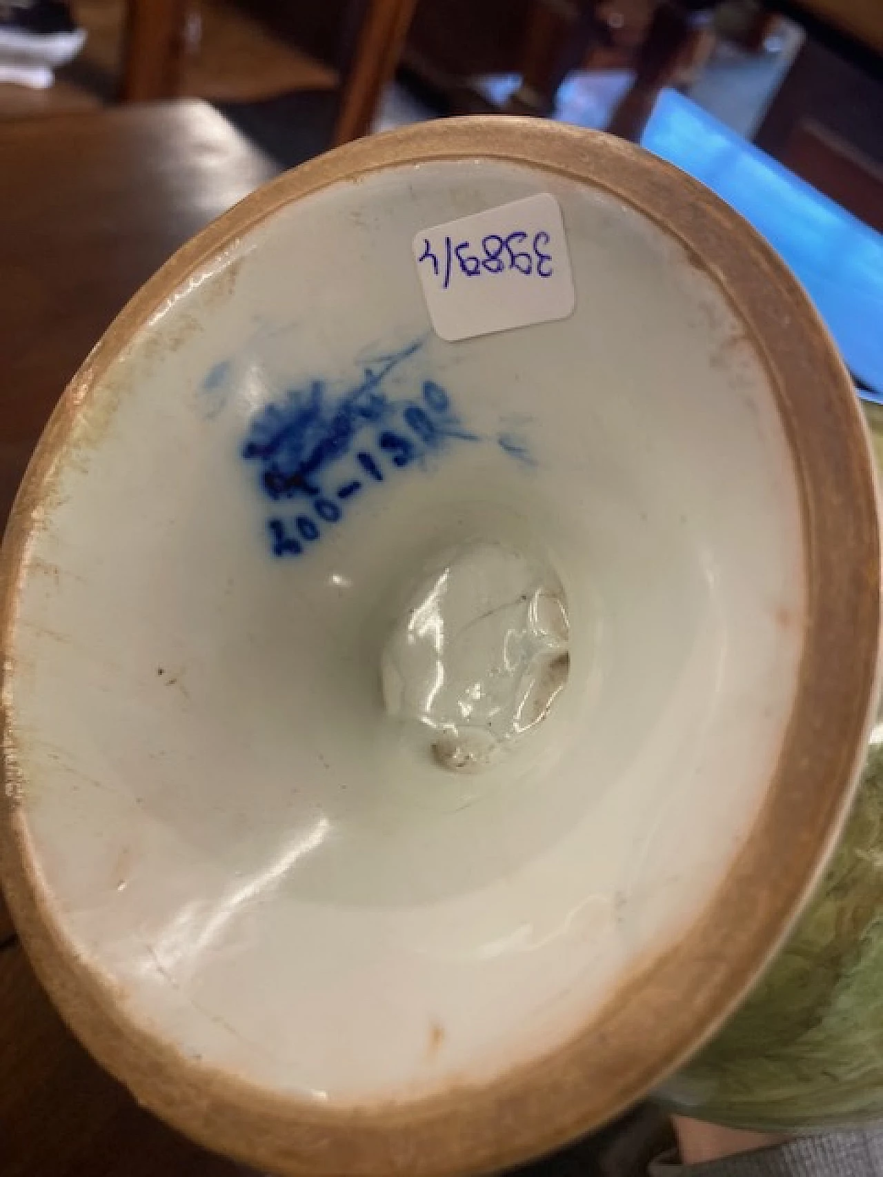 Vaso in maiolica con putti di Ginori, 1850 11