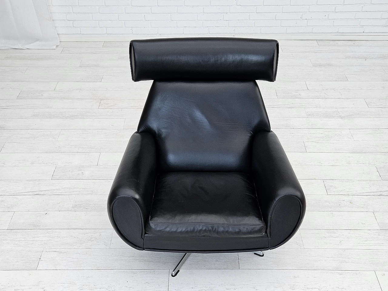 Danish leather and aluminium swivel armchair, 1960s 2