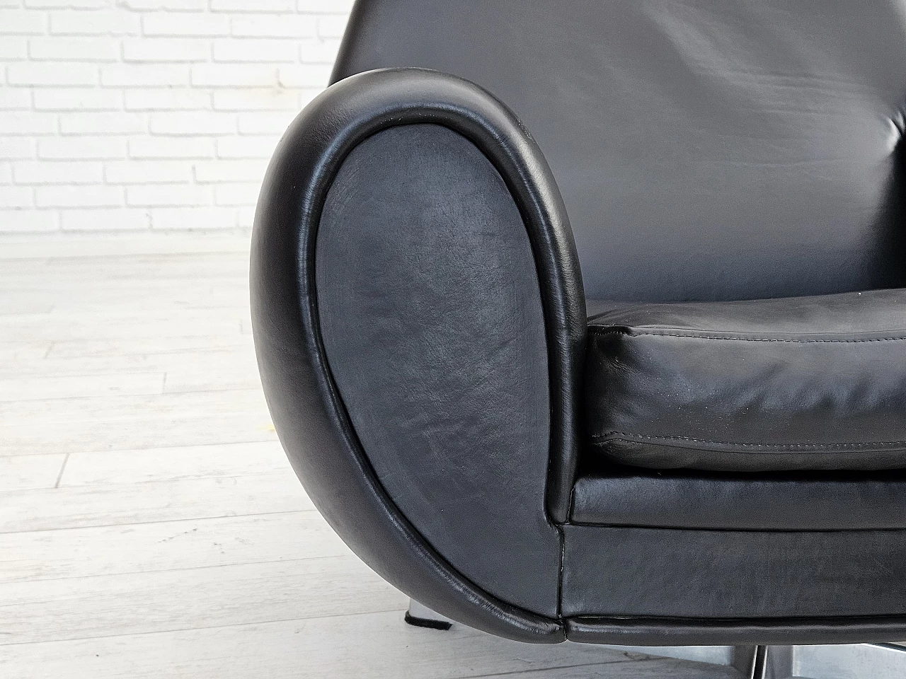 Danish leather and aluminium swivel armchair, 1960s 6