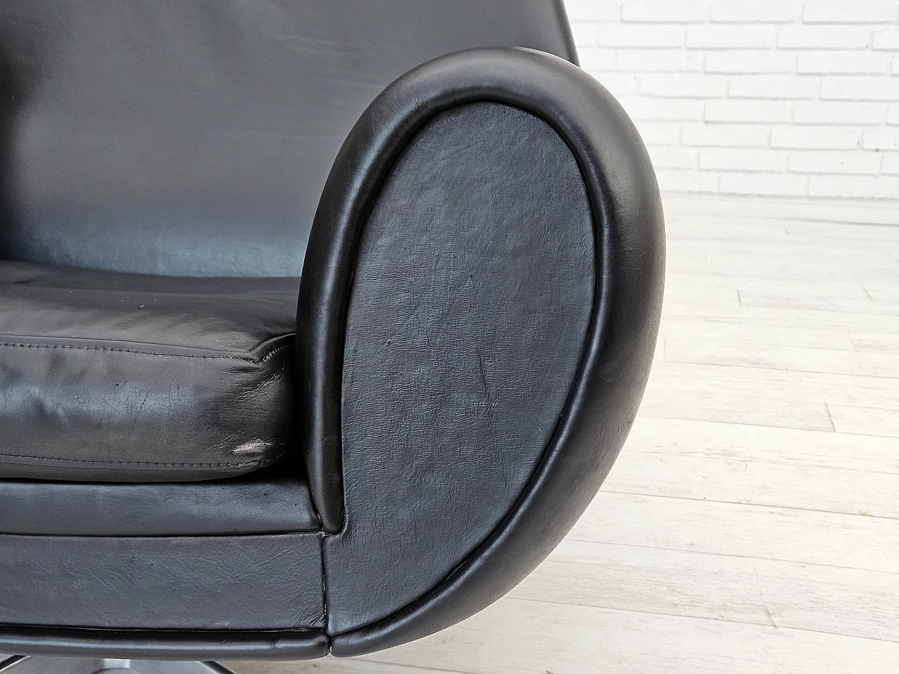 Danish leather and aluminium swivel armchair, 1960s 7