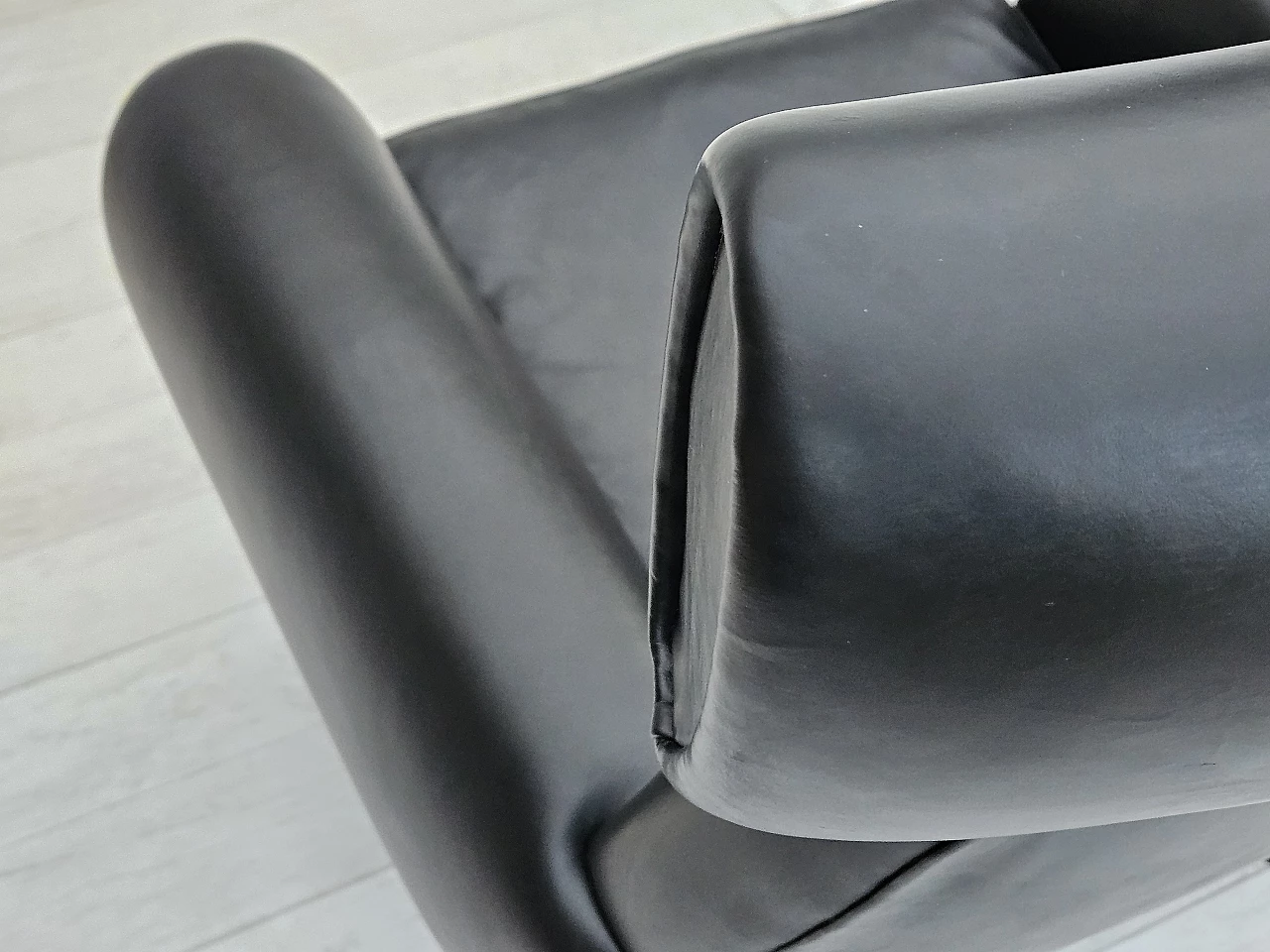 Danish leather and aluminium swivel armchair, 1960s 9