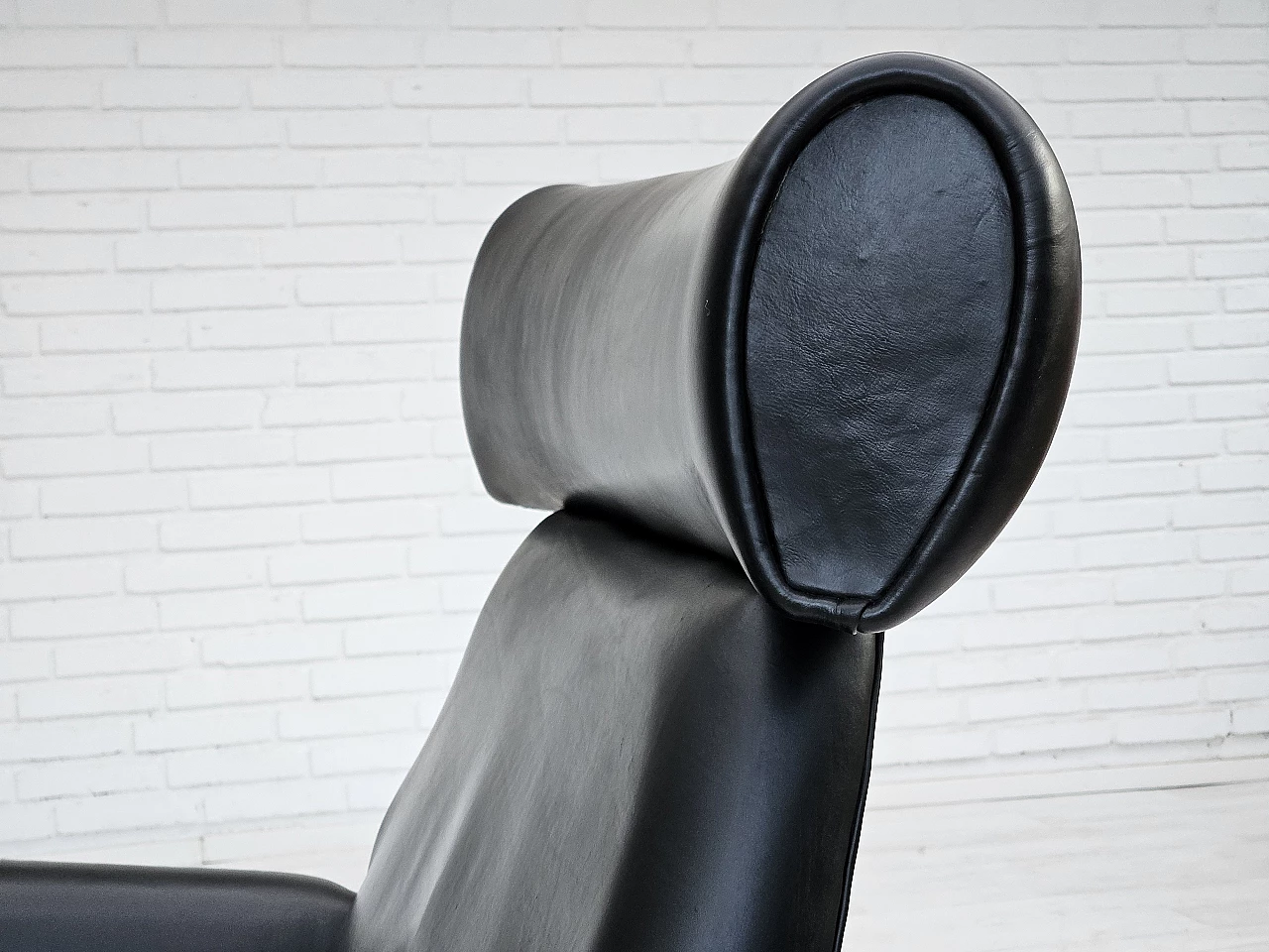 Danish leather and aluminium swivel armchair, 1960s 12