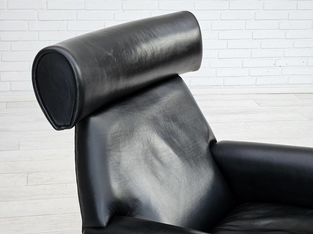 Danish leather and aluminium swivel armchair, 1960s 14