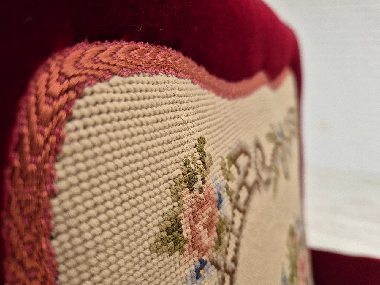 Poltrona danese con schienale alto con toppe in lana, anni '50 6