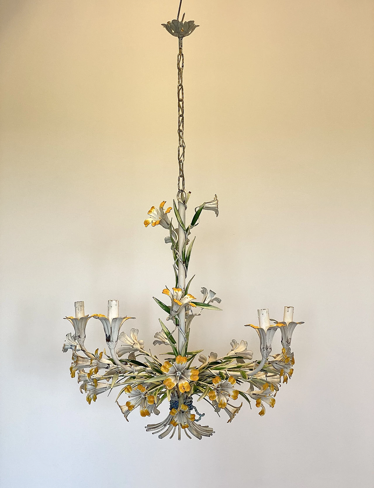 Bouquet-shaped chandelier in lacquered metal, 1960s 7
