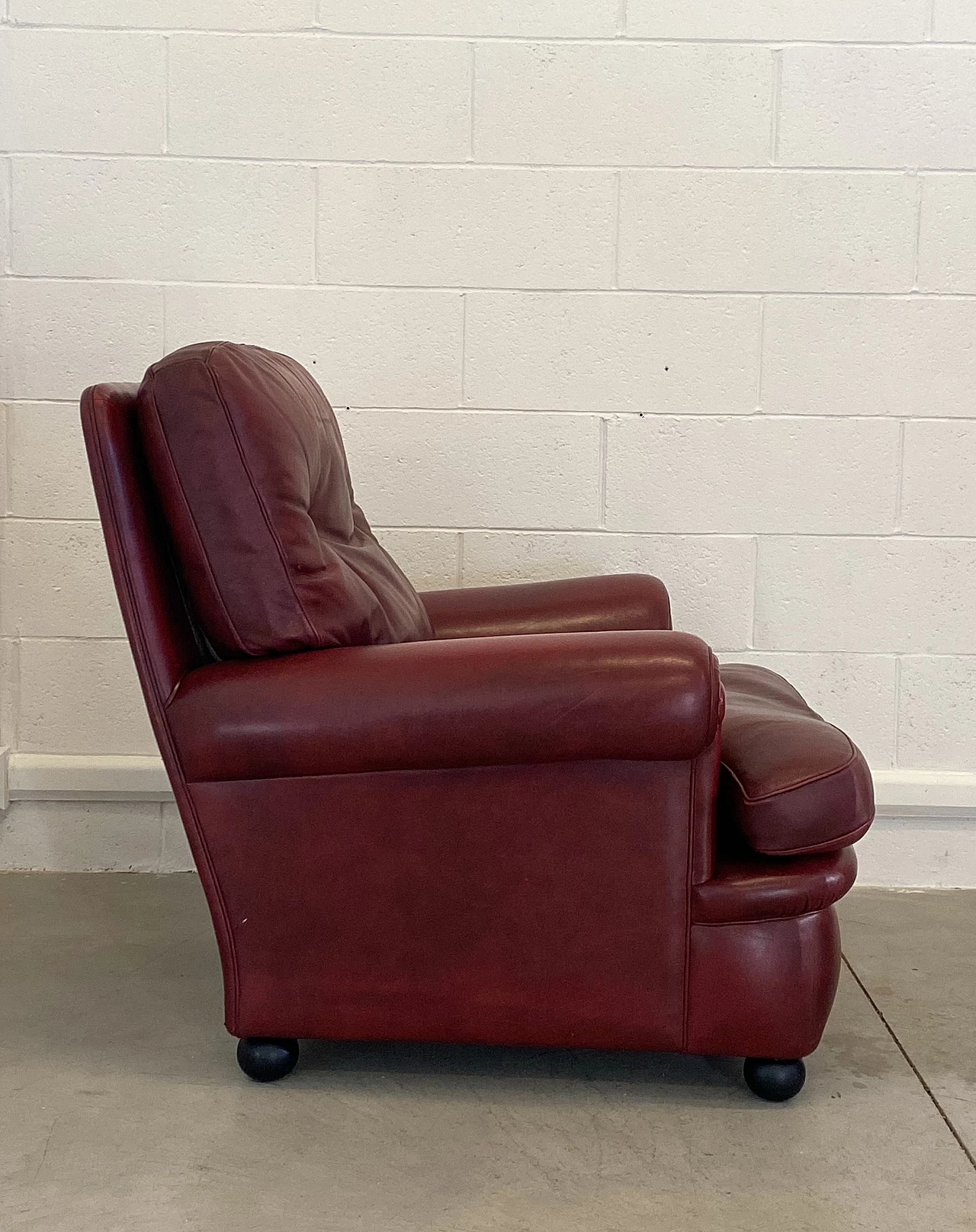 Red leather armchair by Frau, 1980s 5