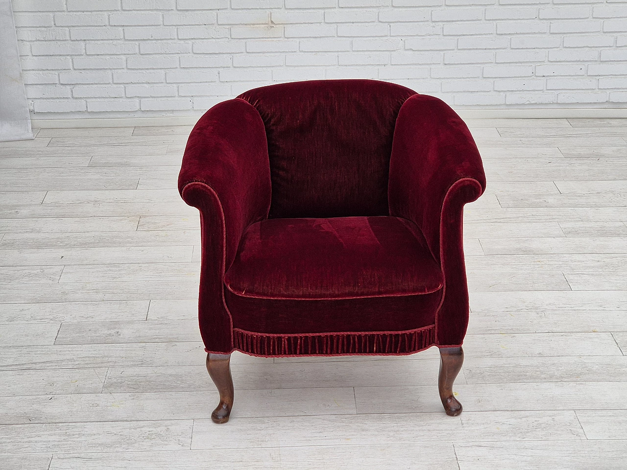 Danish armchair in cherry-red velour and beechwood, 1960s 3