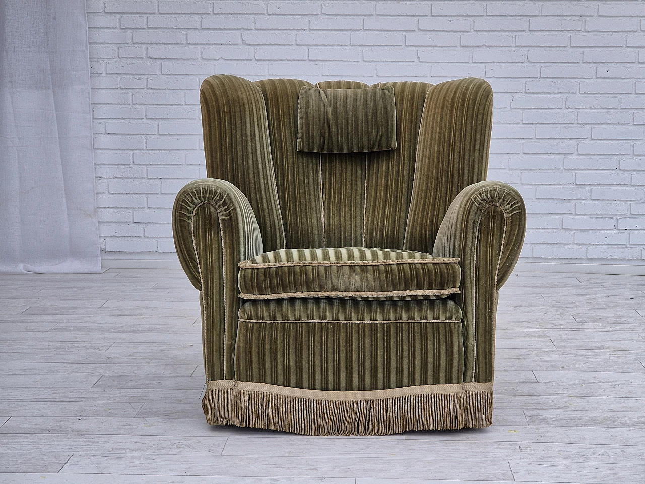 Danish armchair in green velour and and beech wood, 1960s 1