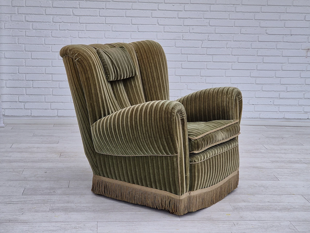 Danish armchair in green velour and and beech wood, 1960s 2