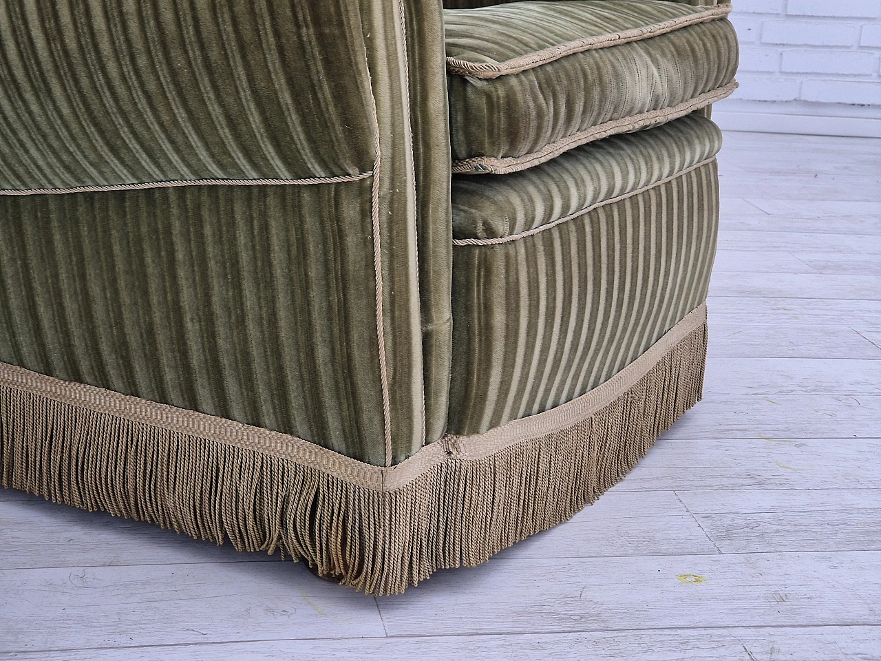 Danish armchair in green velour and and beech wood, 1960s 4