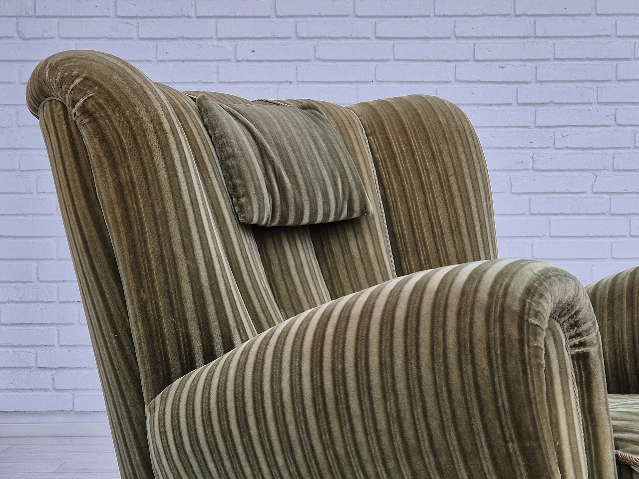 Danish armchair in green velour and and beech wood, 1960s 5