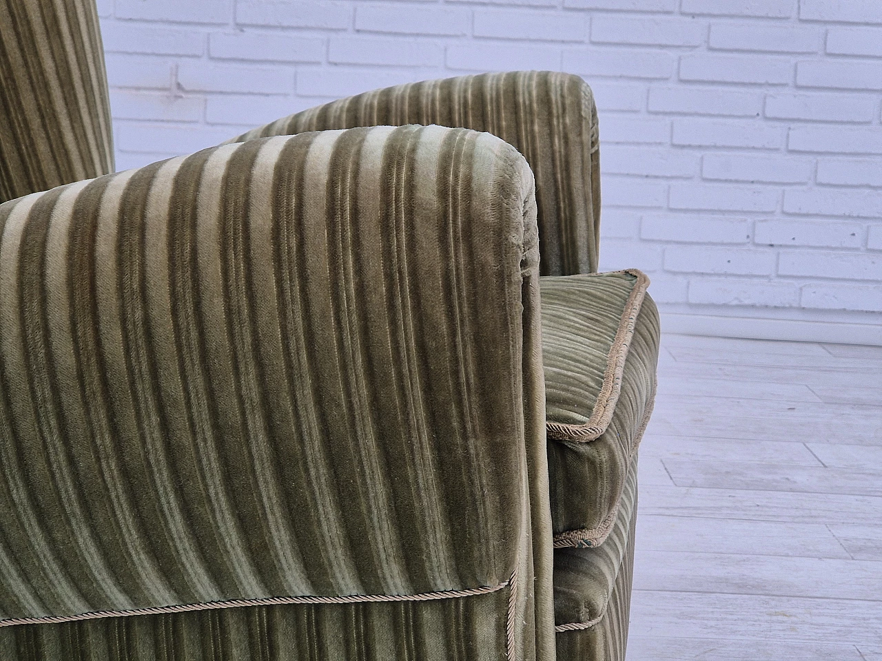 Danish armchair in green velour and and beech wood, 1960s 10