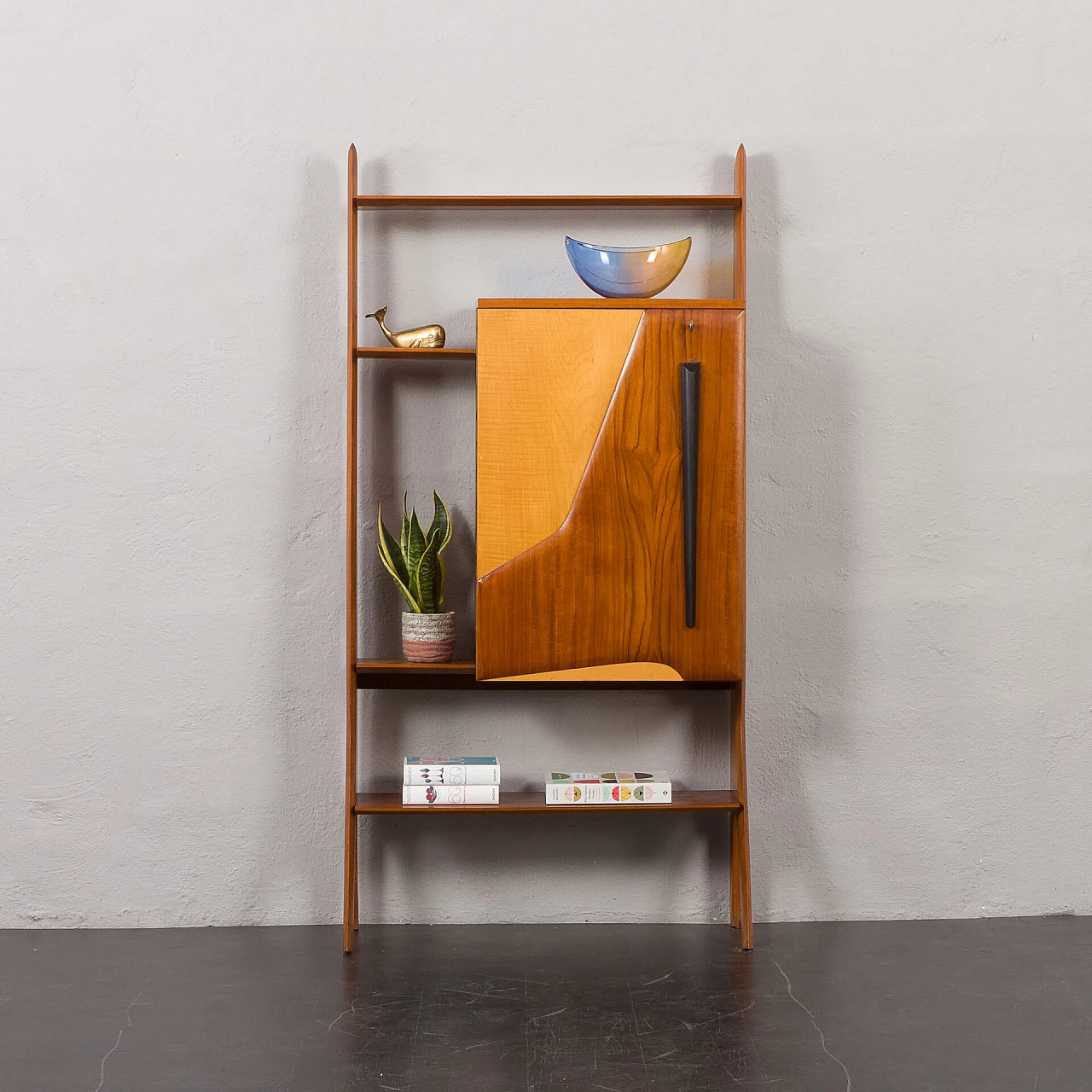 Bar cabinet with pull-out shelf attributed to Ico Parisi, 1950s 1