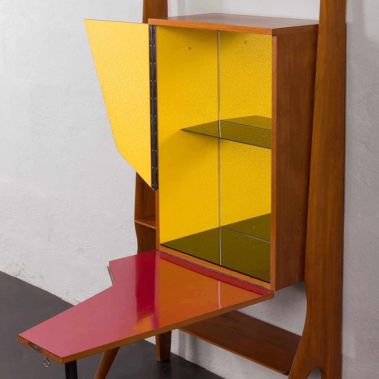 Bar cabinet with pull-out shelf attributed to Ico Parisi, 1950s 7