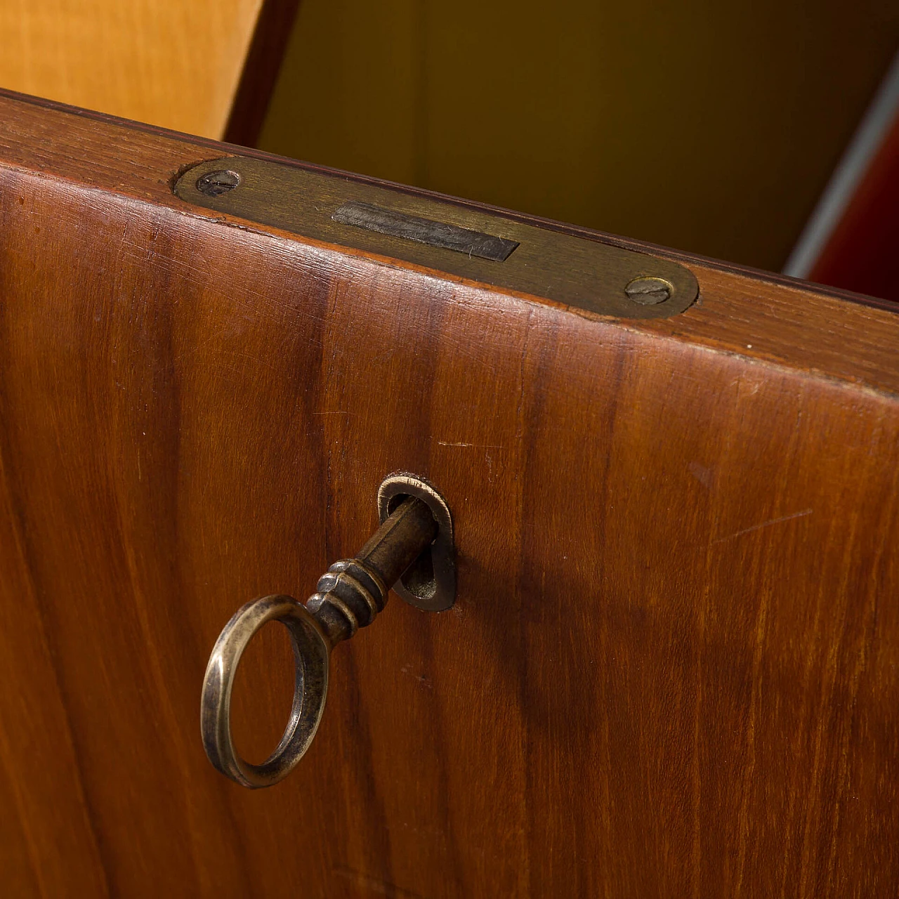 Bar cabinet with pull-out shelf attributed to Ico Parisi, 1950s 11