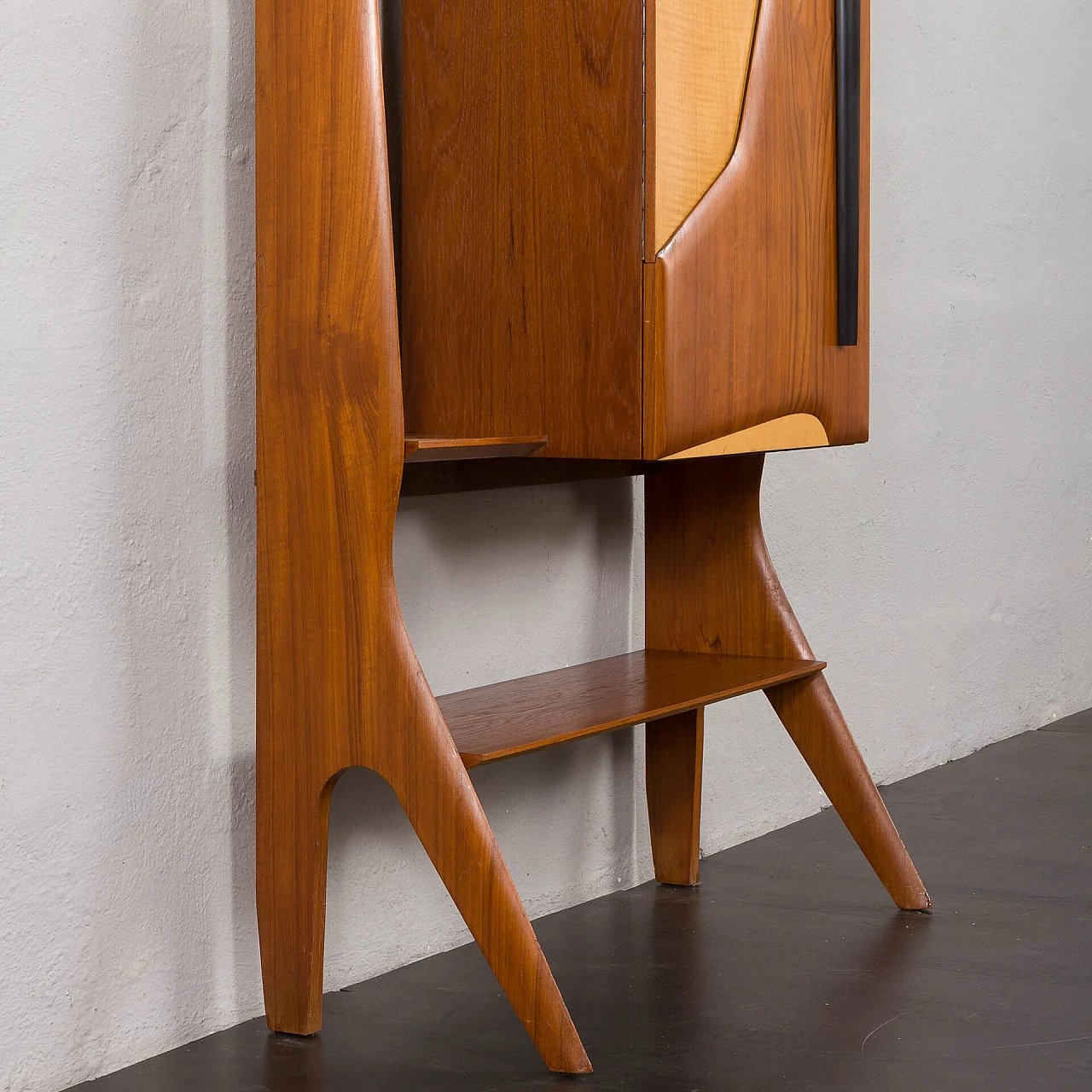 Bar cabinet with pull-out shelf attributed to Ico Parisi, 1950s 13
