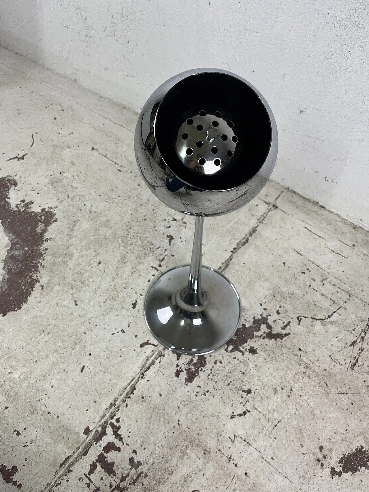 Posacenere da terra Space Age in acciaio di Reggiani, anni '60 6