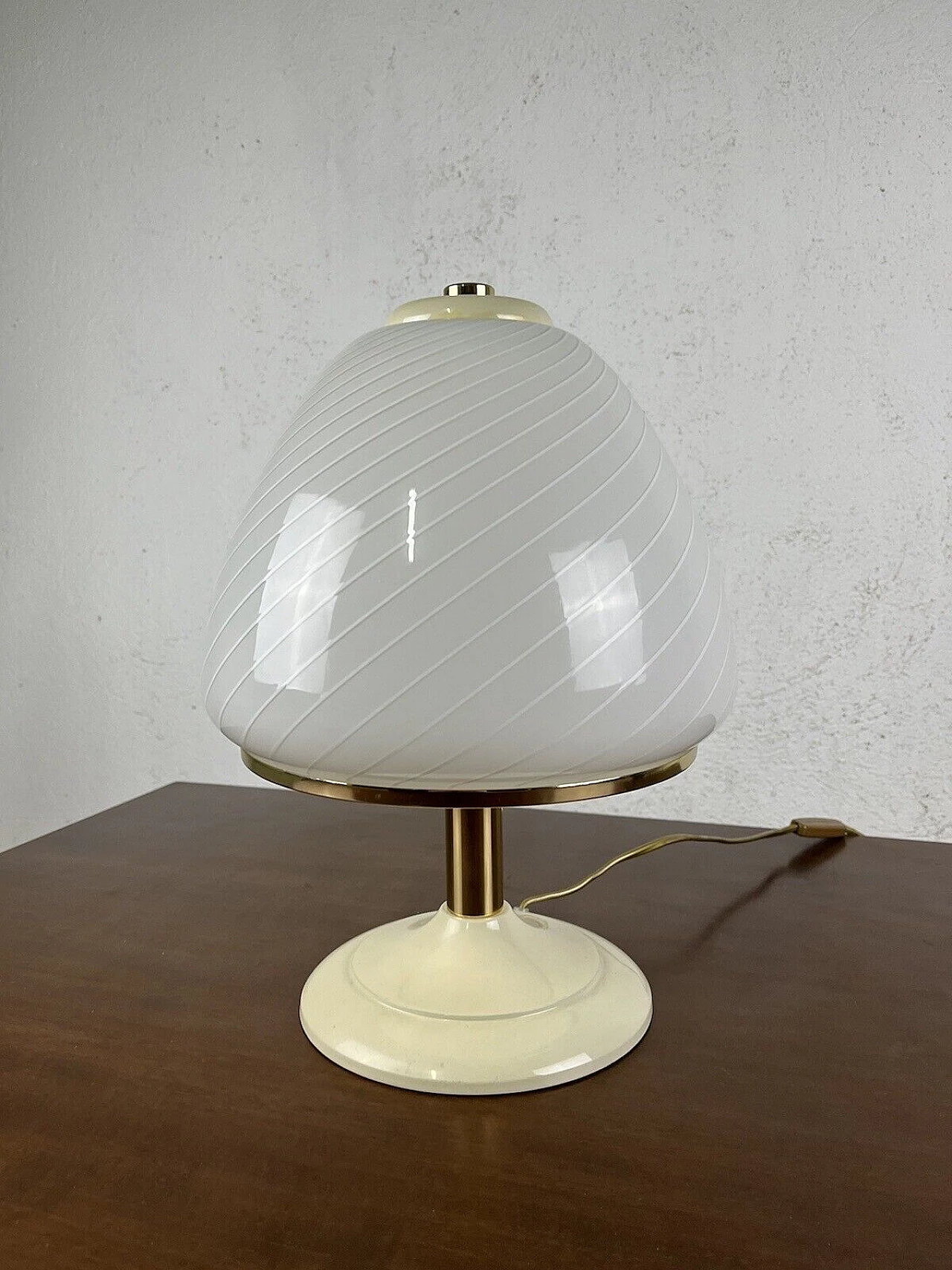 Varnished metal, glass and brass table lamp, 1970s 1