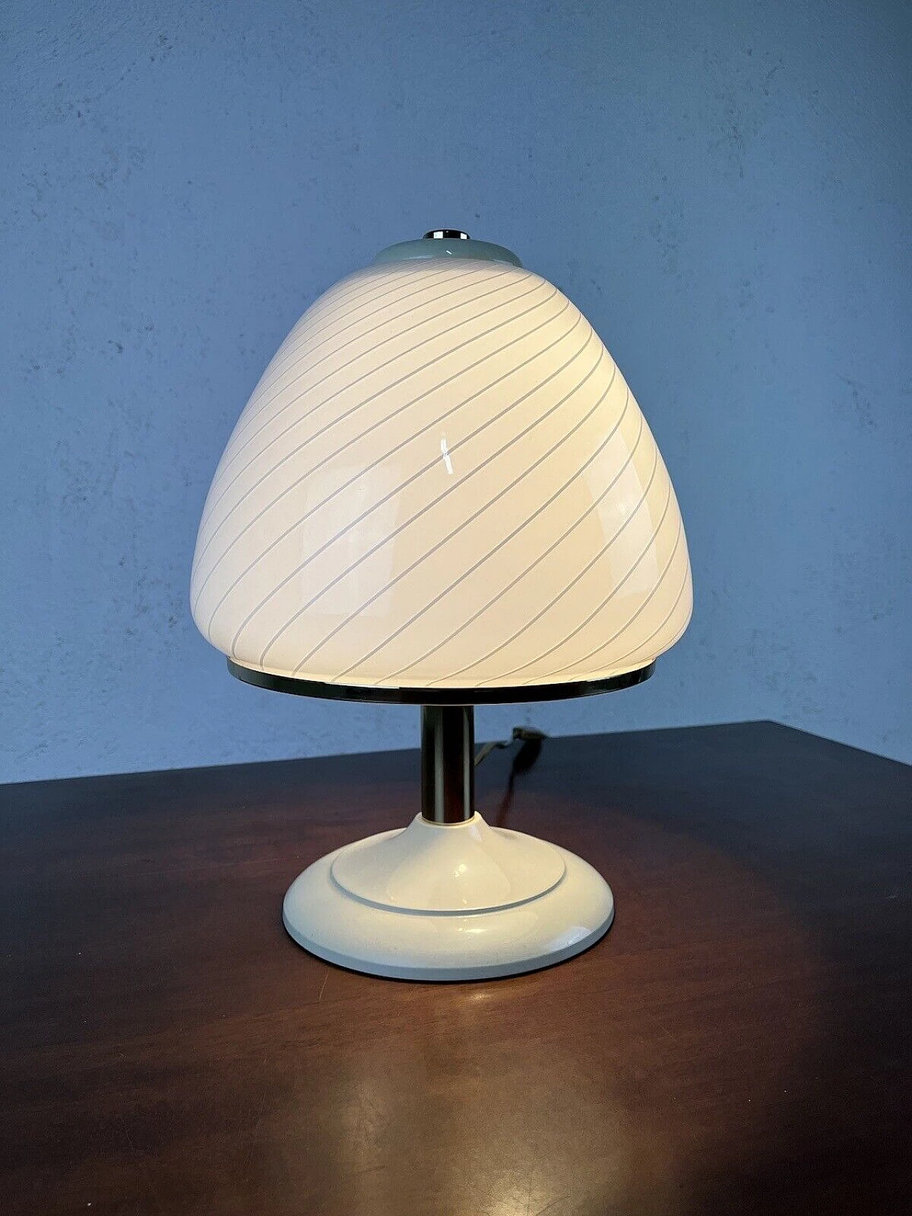 Varnished metal, glass and brass table lamp, 1970s 4