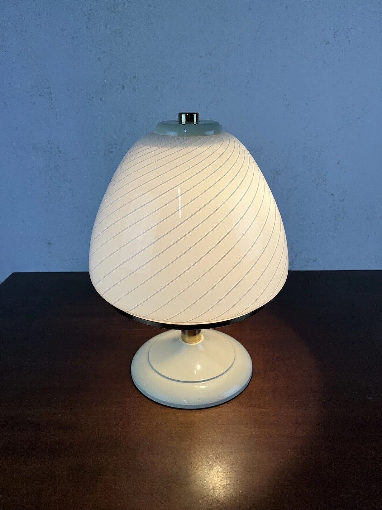 Varnished metal, glass and brass table lamp, 1970s 6