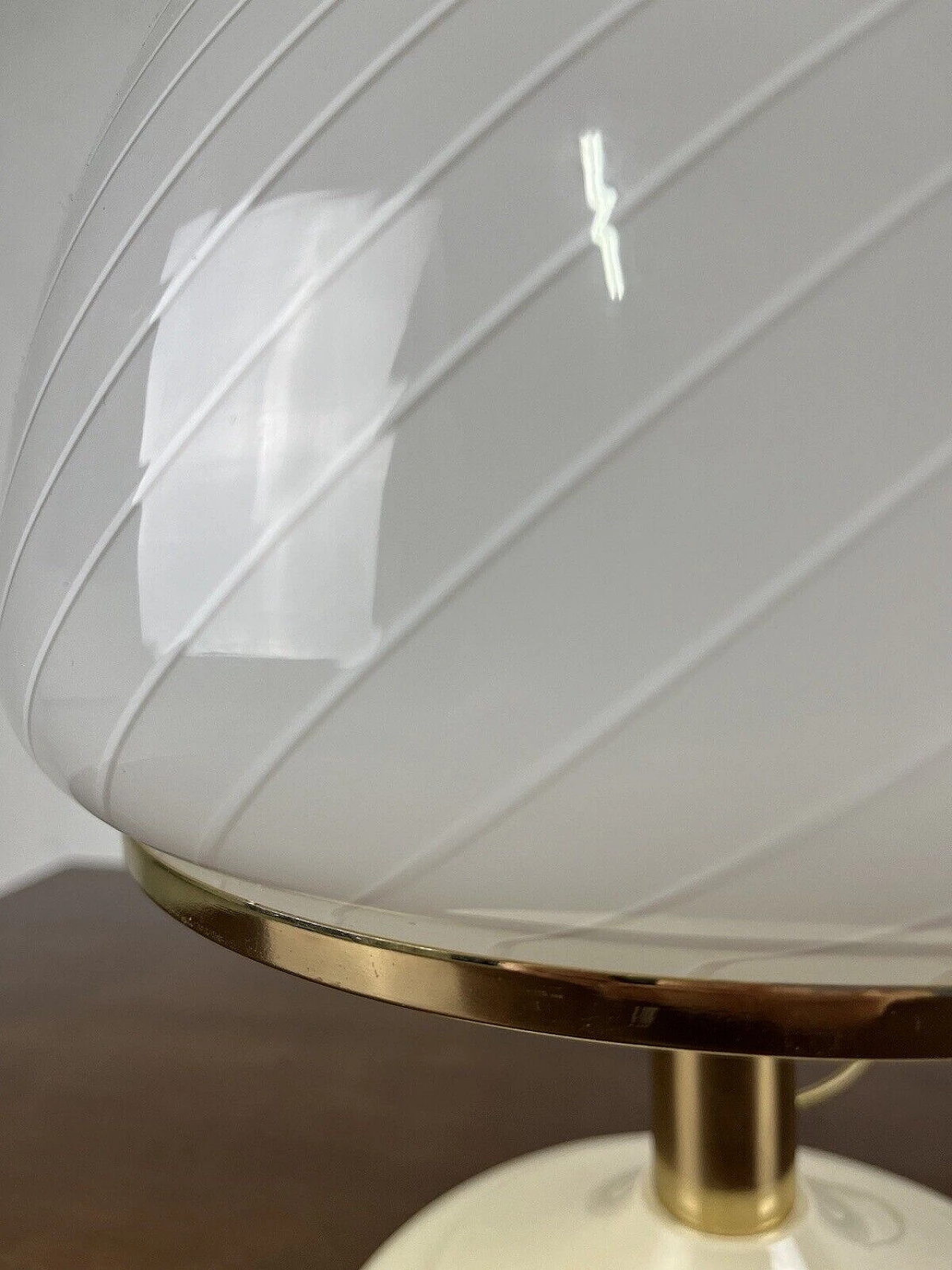 Varnished metal, glass and brass table lamp, 1970s 10