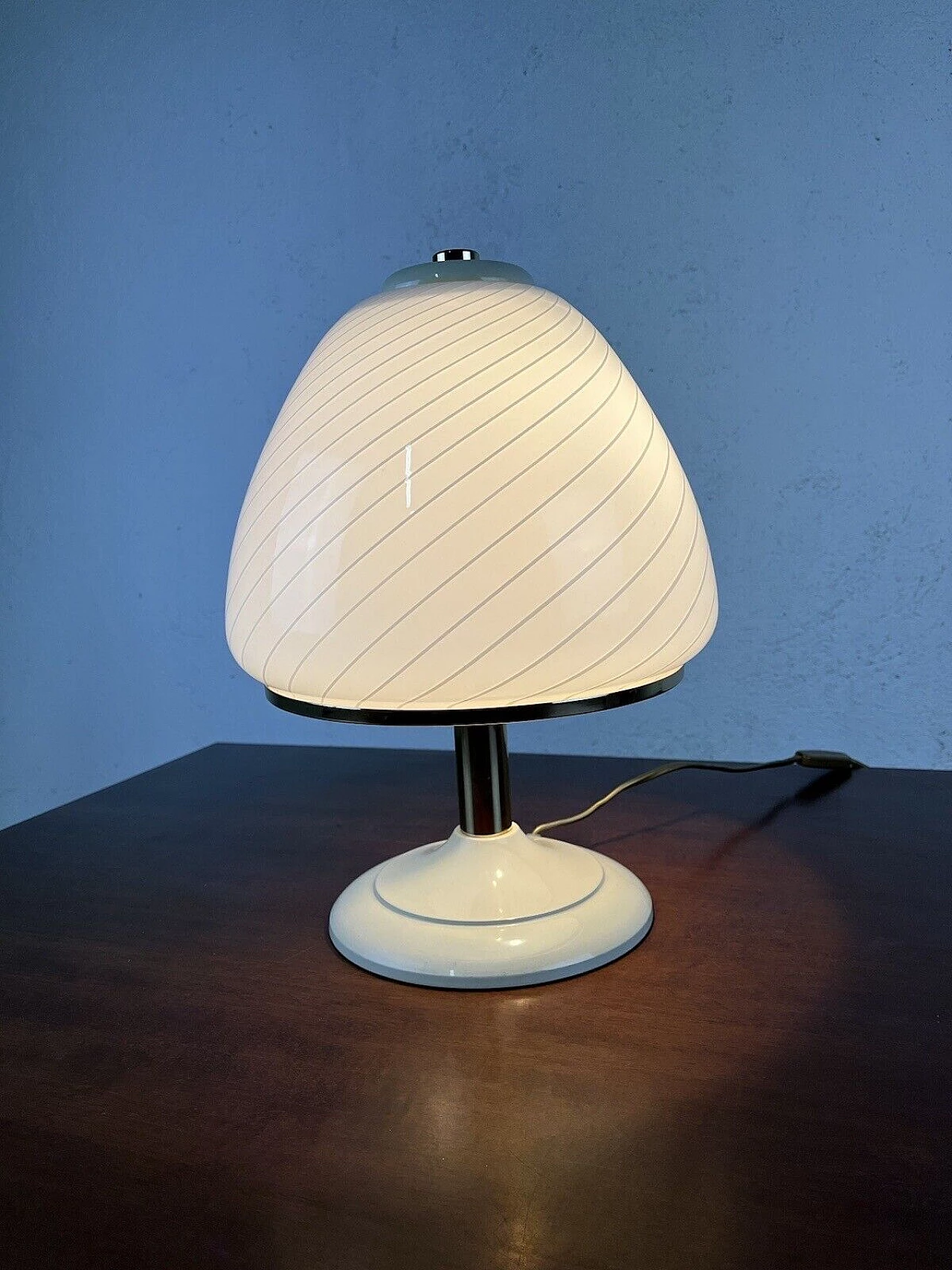 Varnished metal, glass and brass table lamp, 1970s 12