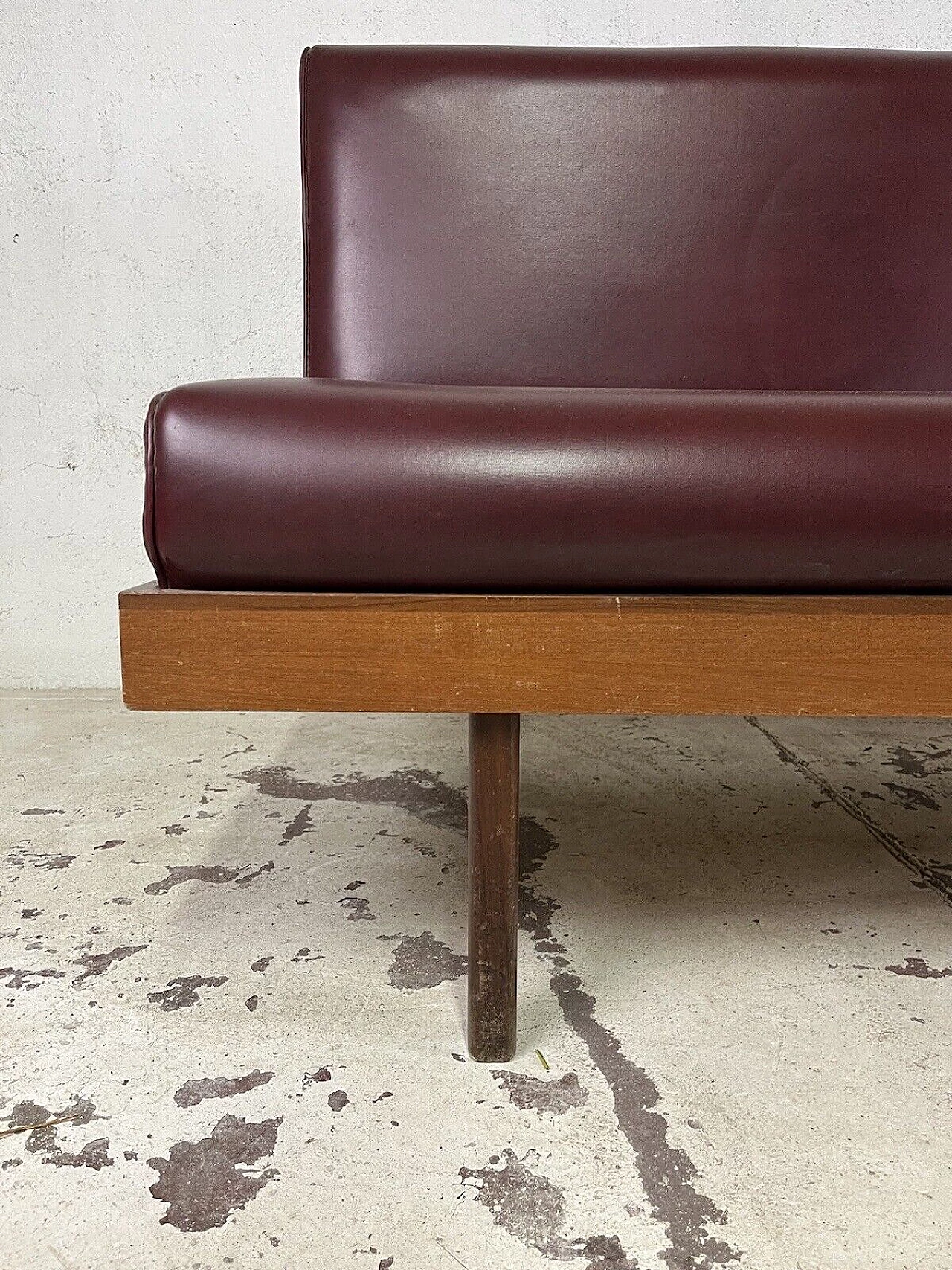Wood and burgundy leatherette three-seater sofa, 1960s 3