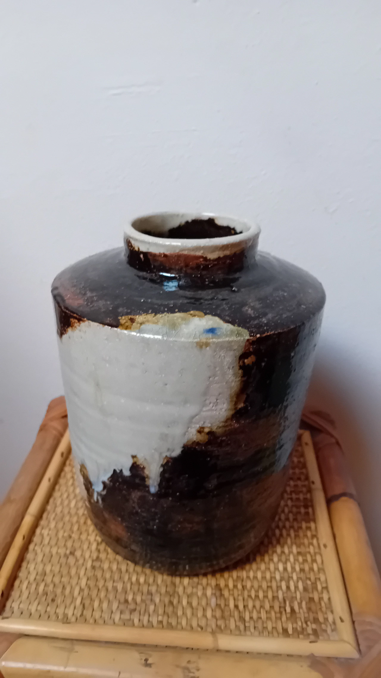 Roberto Musiani, rakù ceramic cylindrical vase, 2000s 3