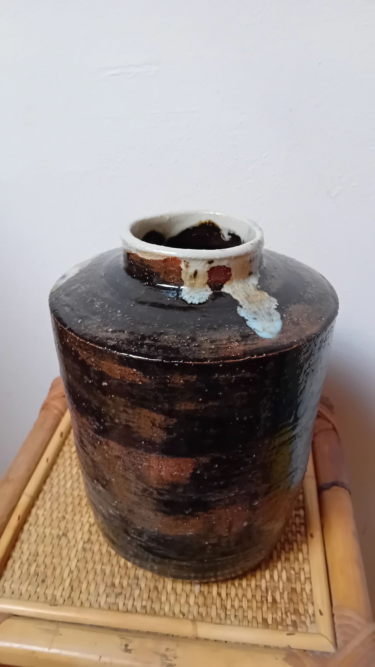 Roberto Musiani, rakù ceramic cylindrical vase, 2000s 4