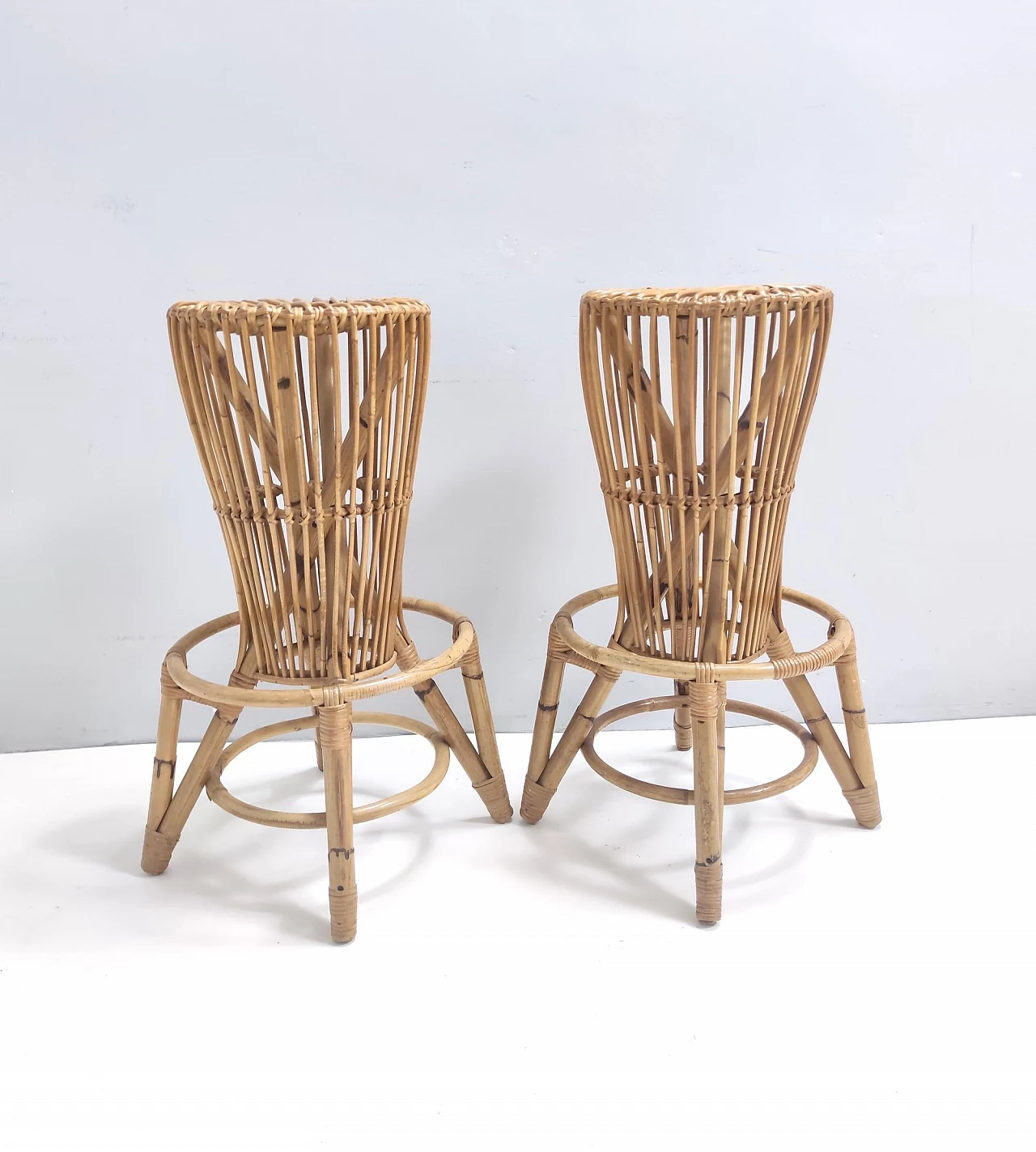 Pair of stools attributed to Tito Agnoli for Bonacina, 1970s 3