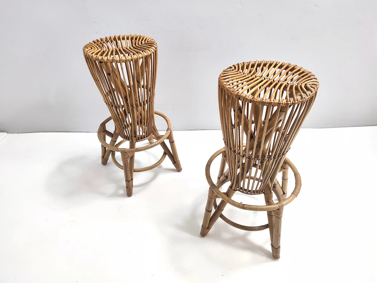 Pair of stools attributed to Tito Agnoli for Bonacina, 1970s 5