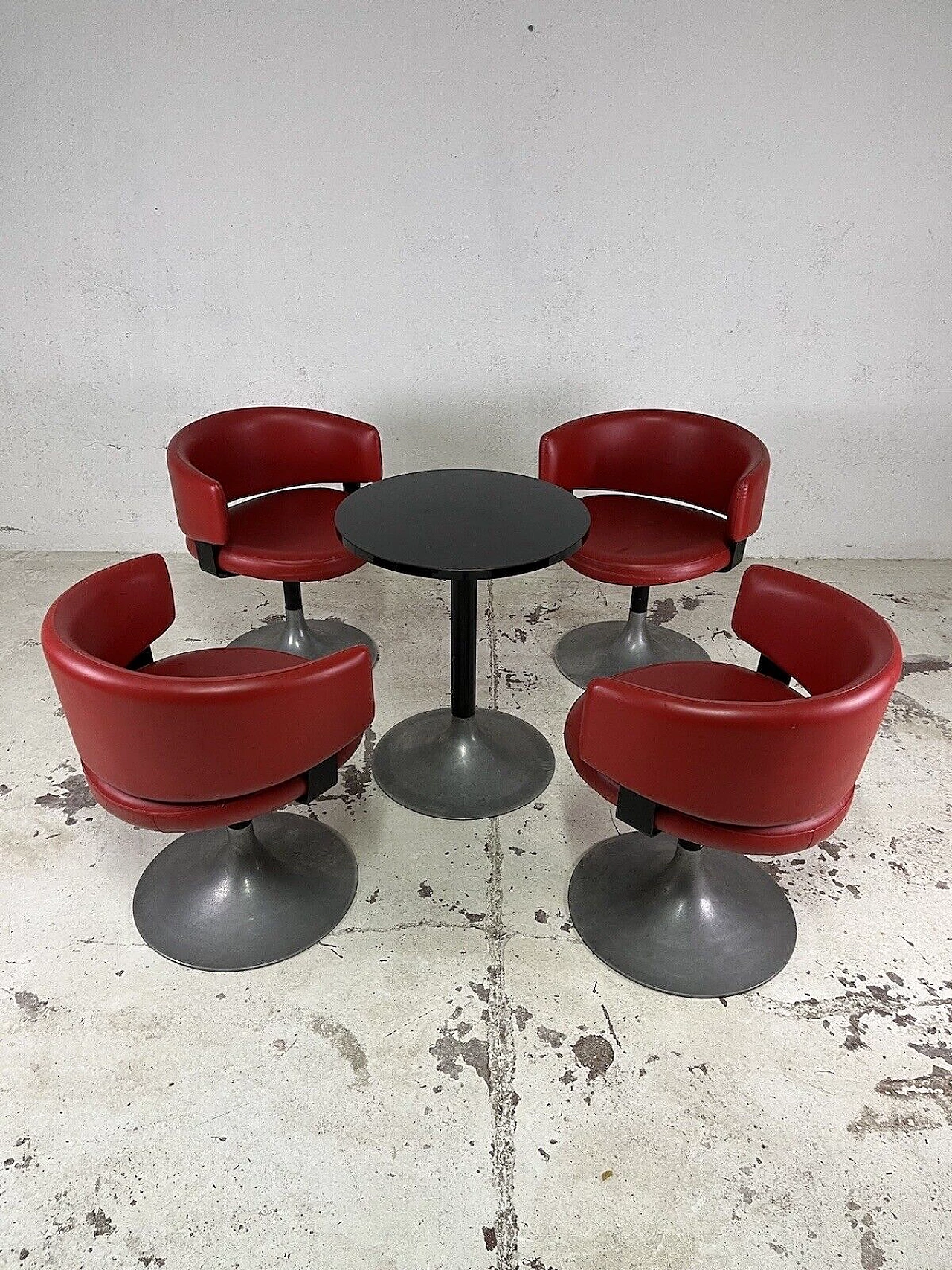 4 Space Age armchairs and side table, 1960s 1