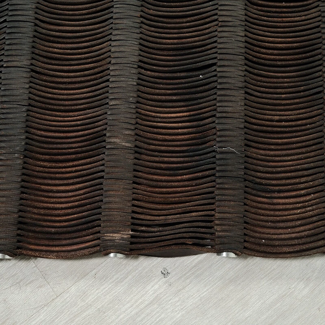 Tappeto in cuoio e acciaio di Arte & Cuoio 6