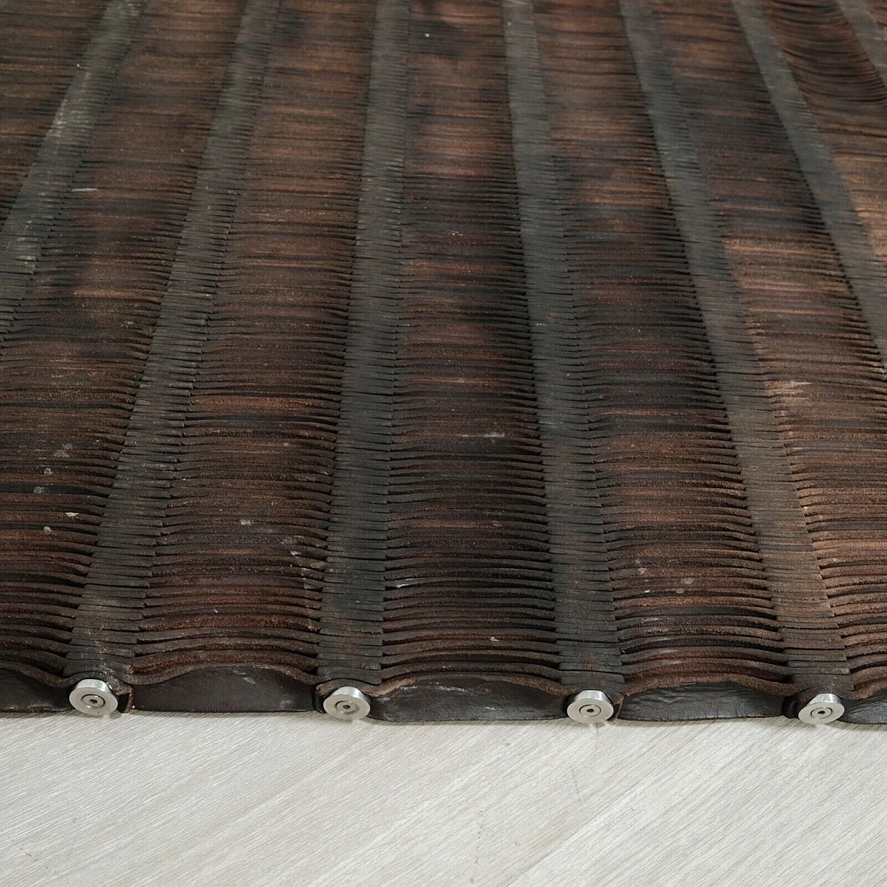 Leather and steel rug by Arte & Cuoio 9