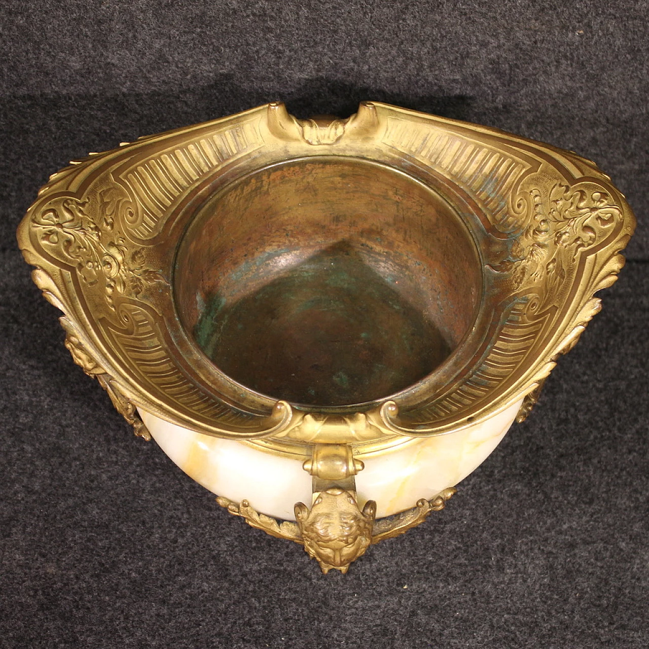 Centerpiece in onyx and gilded and chiseled bronze, 19th century 3