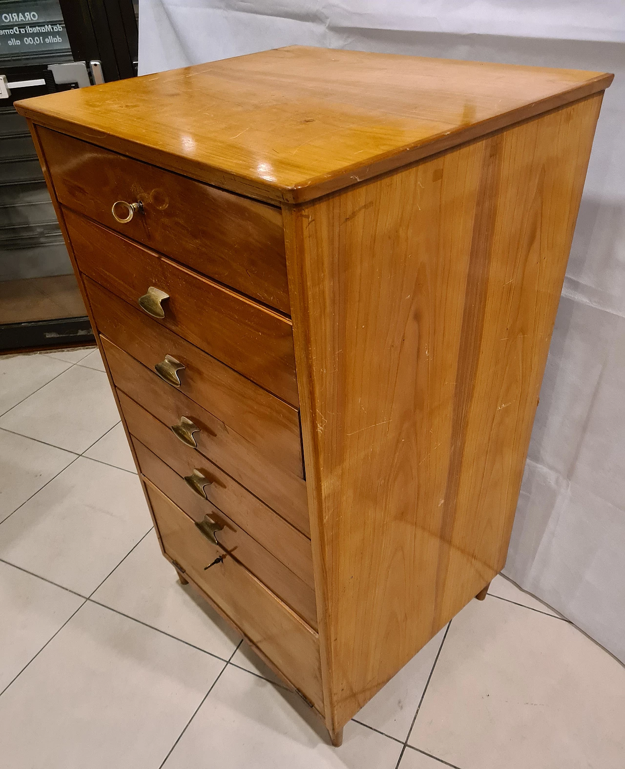 High chest of drawers in oak wood with brass handles, 1950s 3