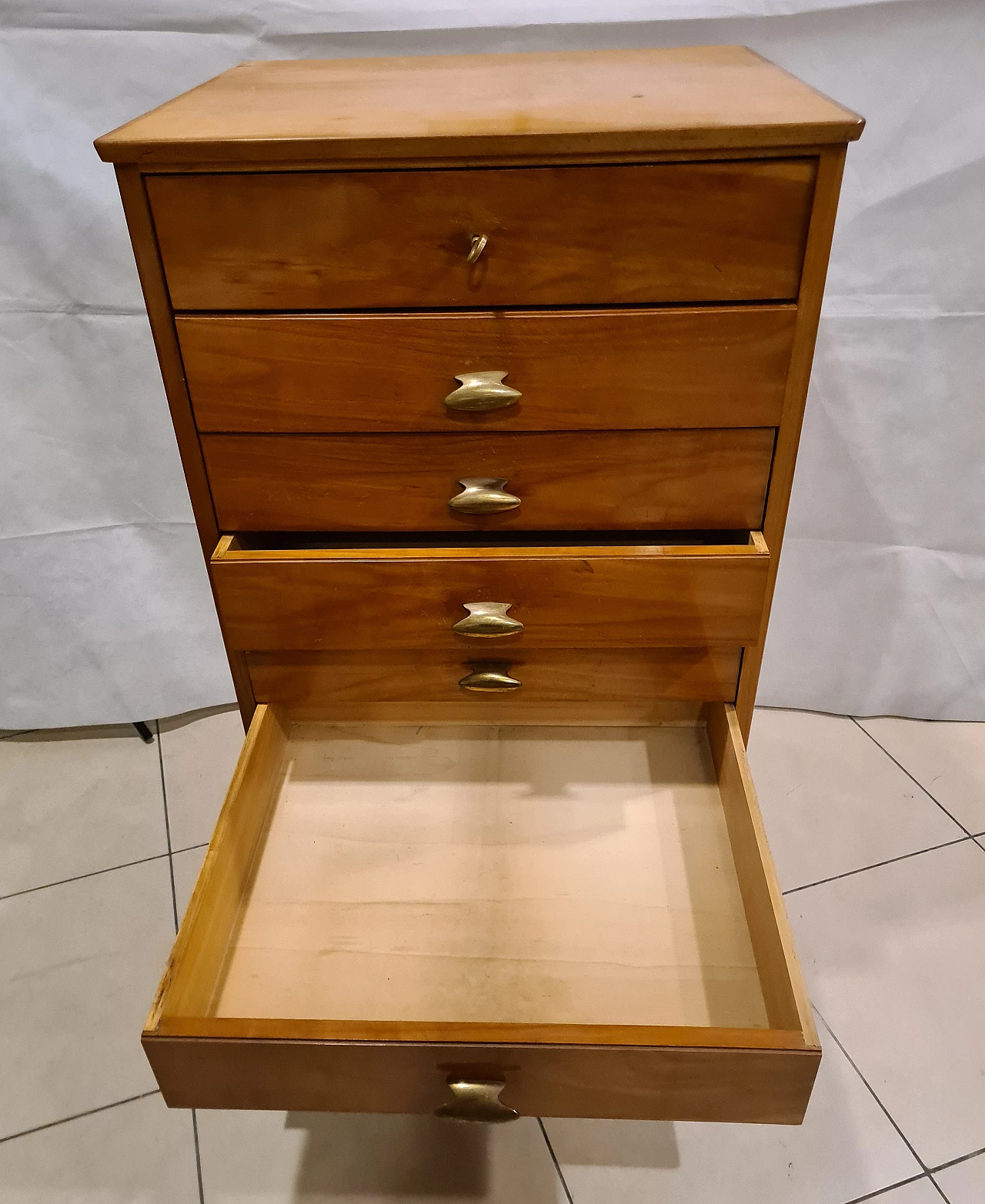 High chest of drawers in oak wood with brass handles, 1950s 10