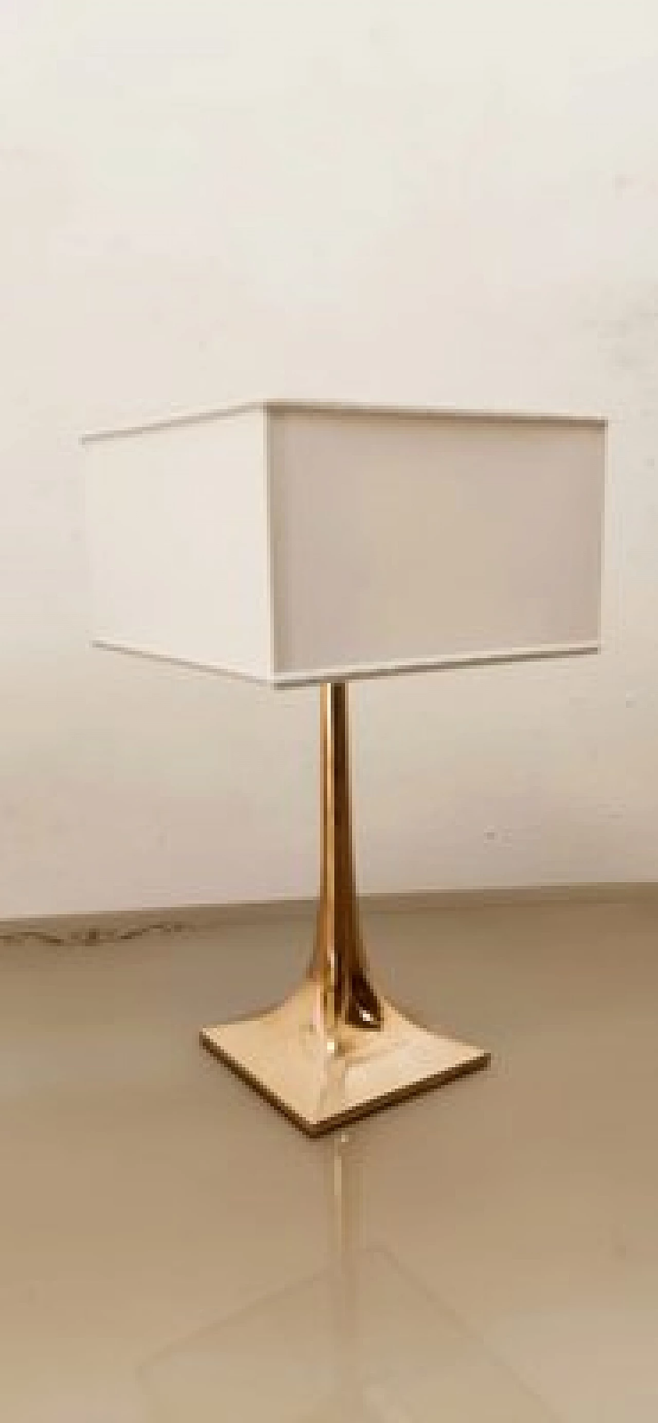 Lampada da tavolo quadrata in ottone, anni '80 5