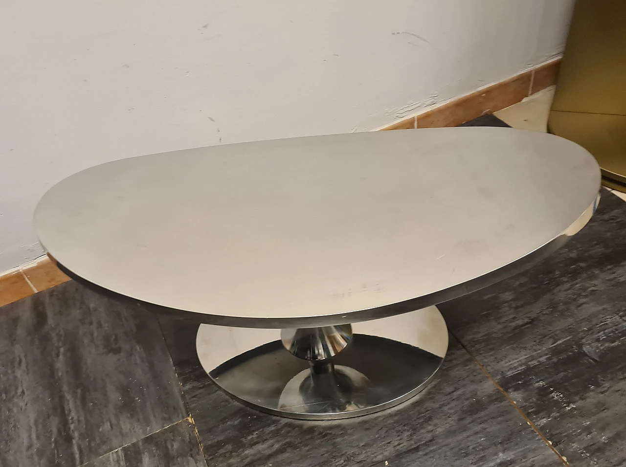 Tavolino in acciaio specchiato, anni '70 10