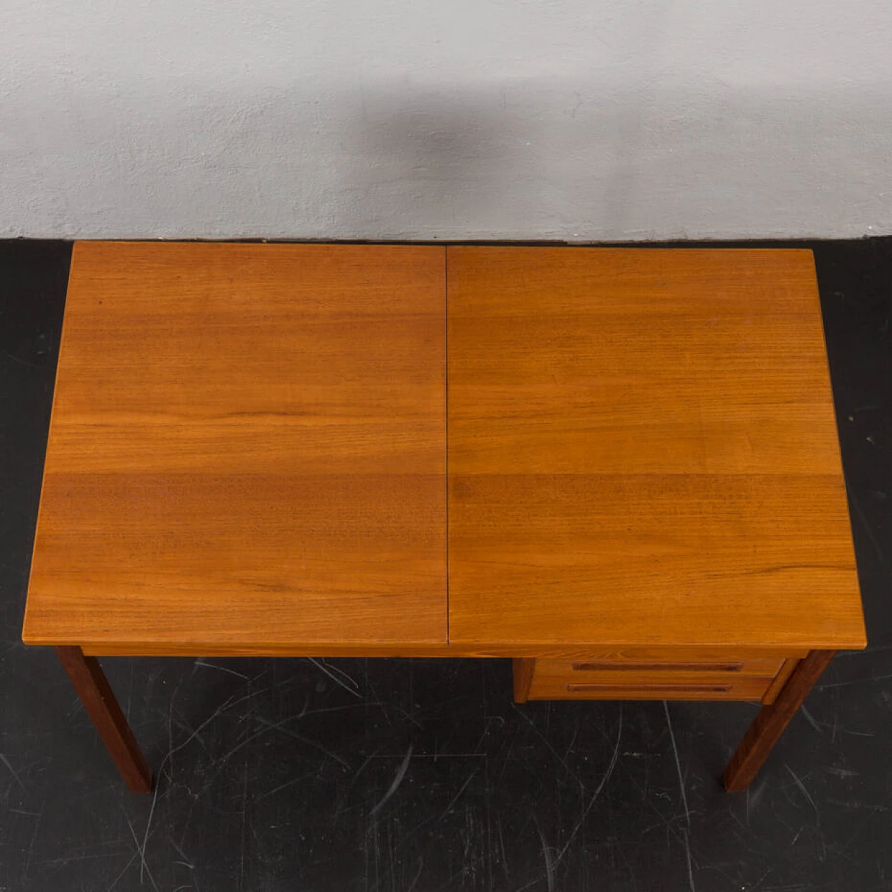 Teak desk with hidden vanity, 1960s 6