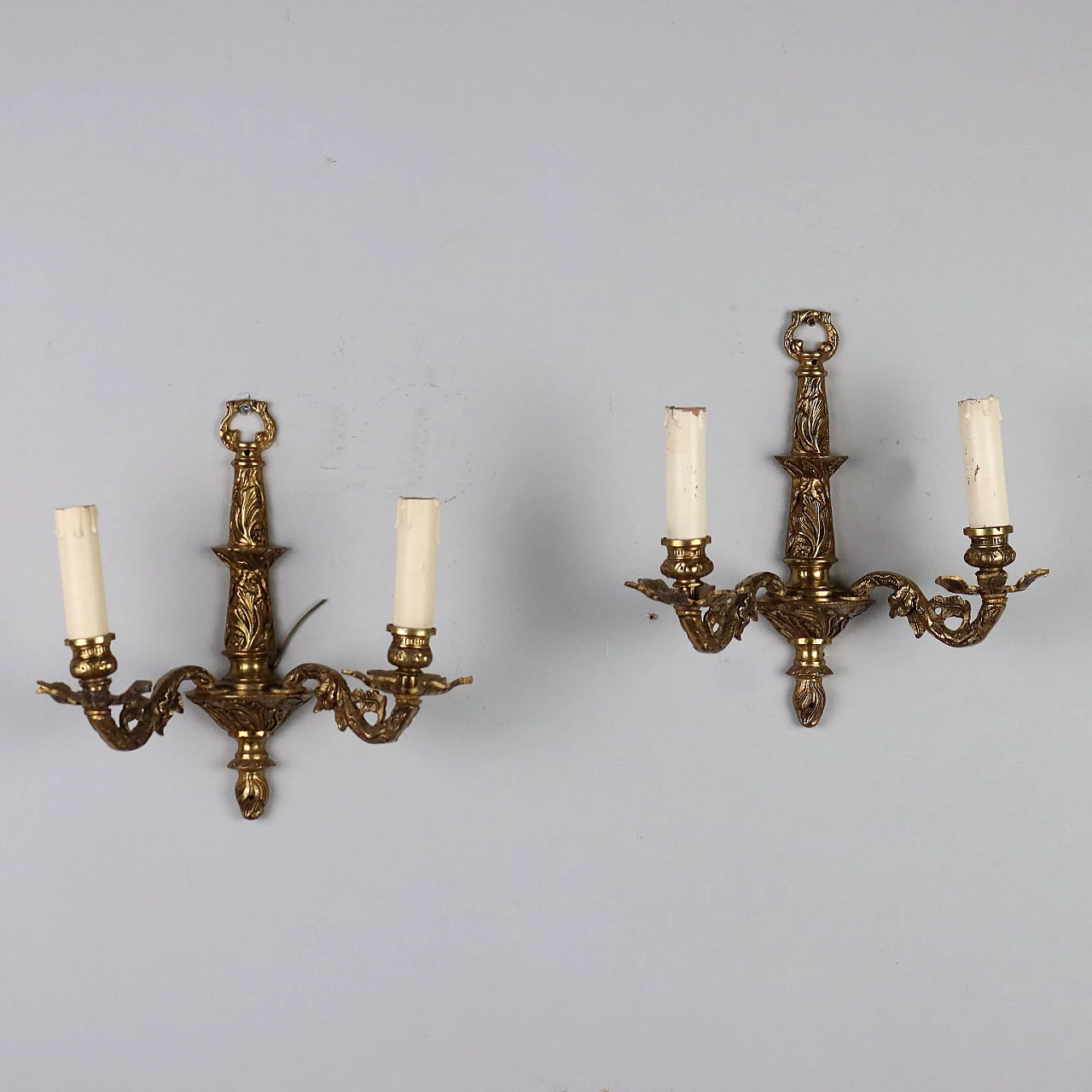 Pair of two-light wall lights in gilded bronze 3