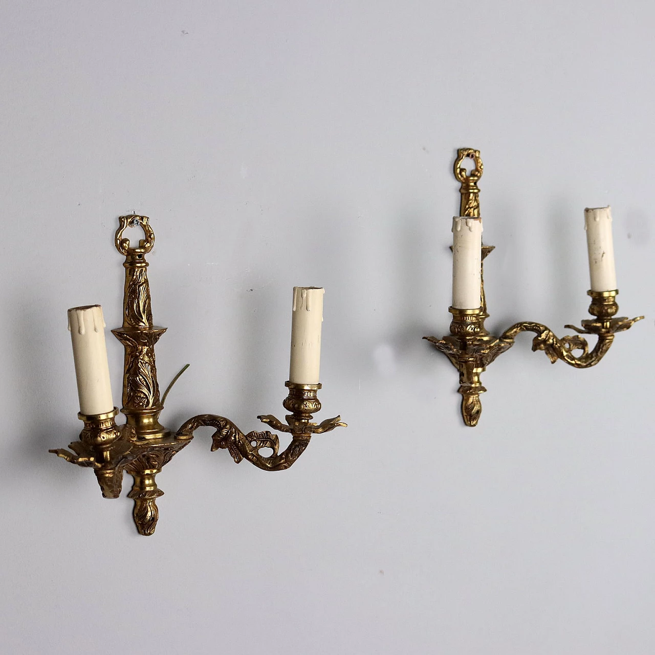 Pair of two-light wall lights in gilded bronze 4