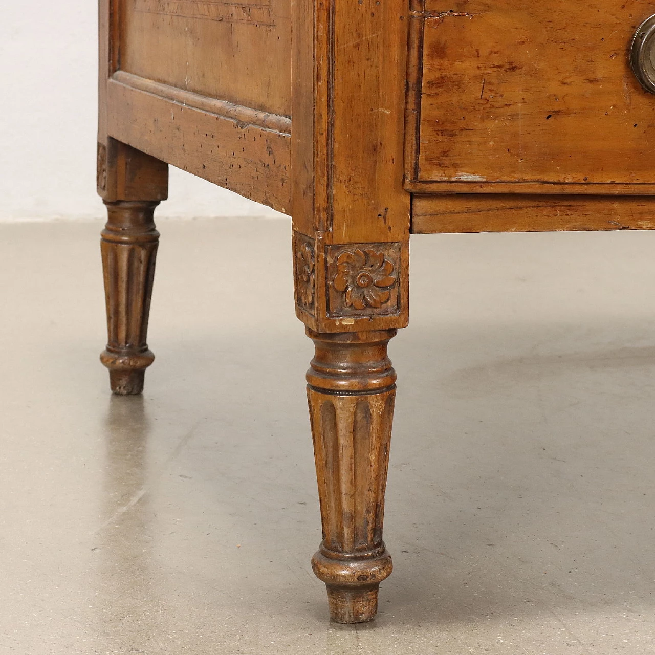 Walnut and fir desk with truncated cone legs, 19th century 9