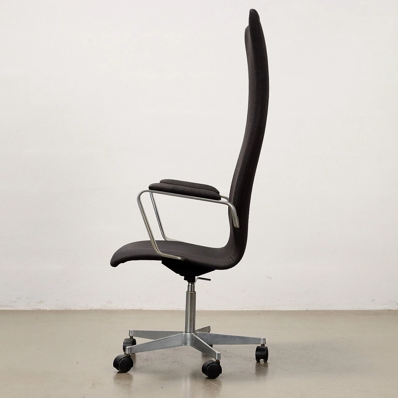 Oxford swivel chair by Arne Jacobsen for Fritz Hansen, 1980s 3